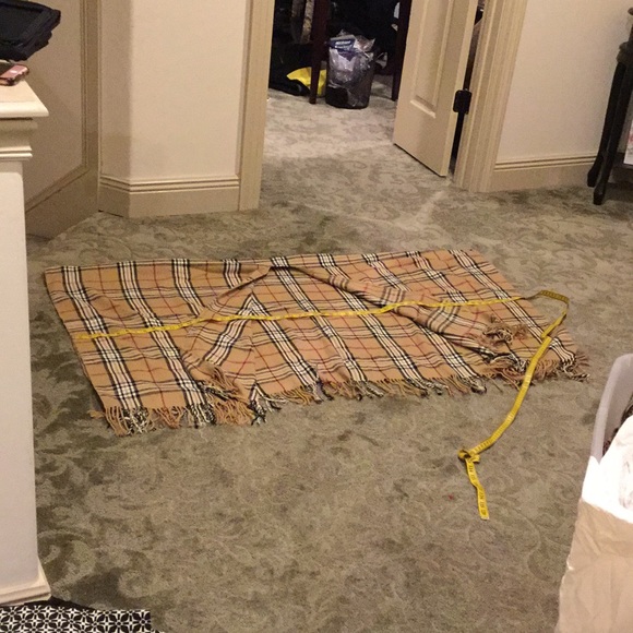 Poncho - Picture 3 of 7